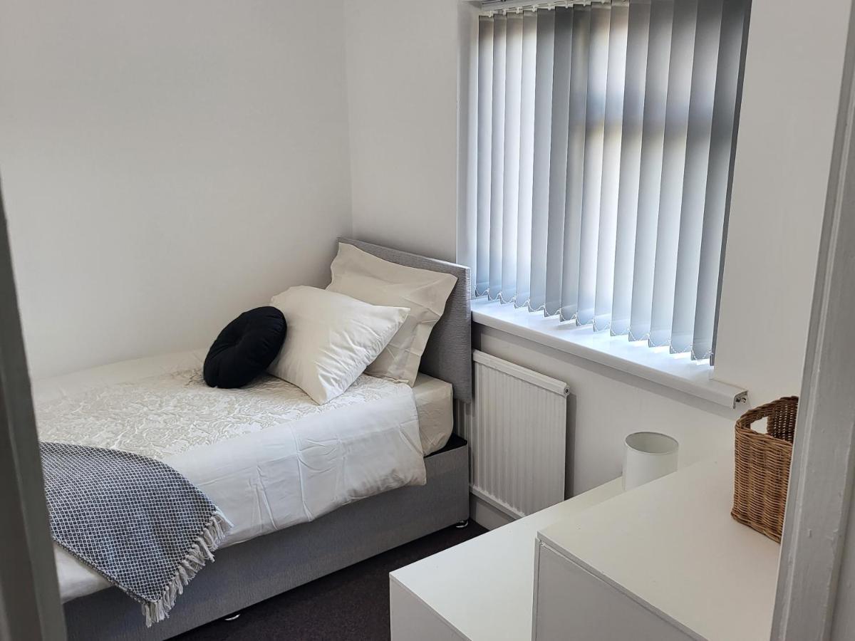 Spacious & Cosy Holiday Home In Manchester Esterno foto